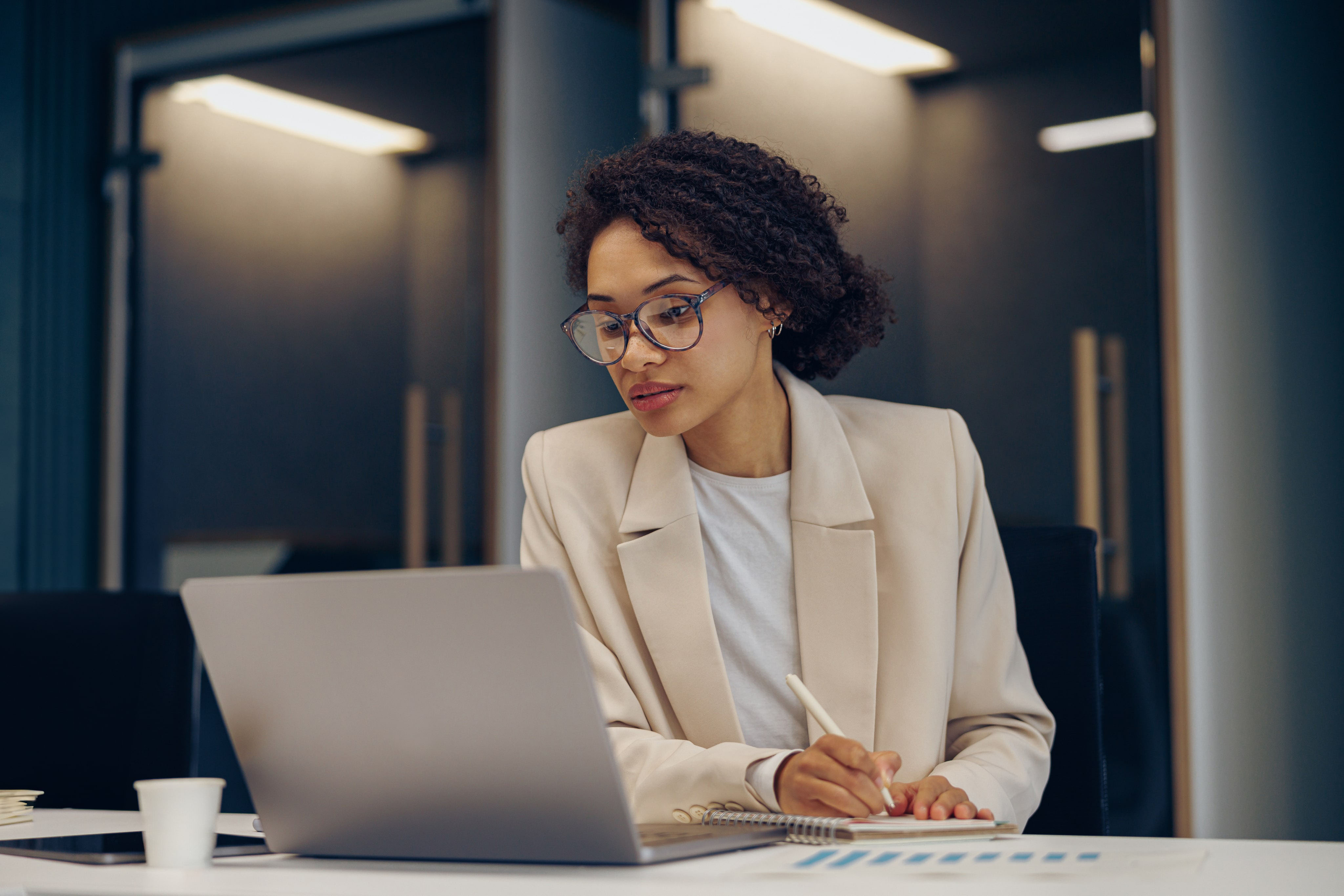Woman using Ryan's industry-leading tax software